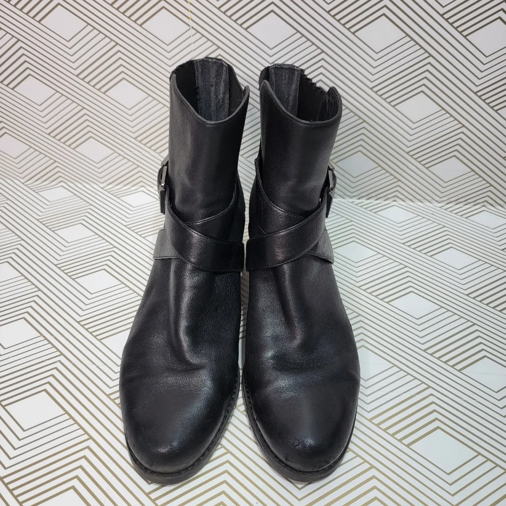Stuart Weitzman MANLOW Black Leather Ankle Bootie Salon Boots Women's Size 9M. - Picture 3 of 10